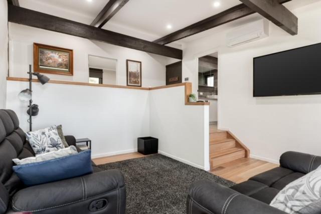Holiday home Mudbrick House