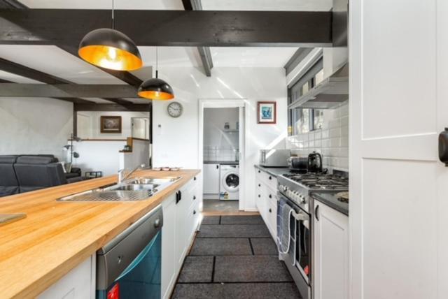 Holiday home Mudbrick House Gembrook